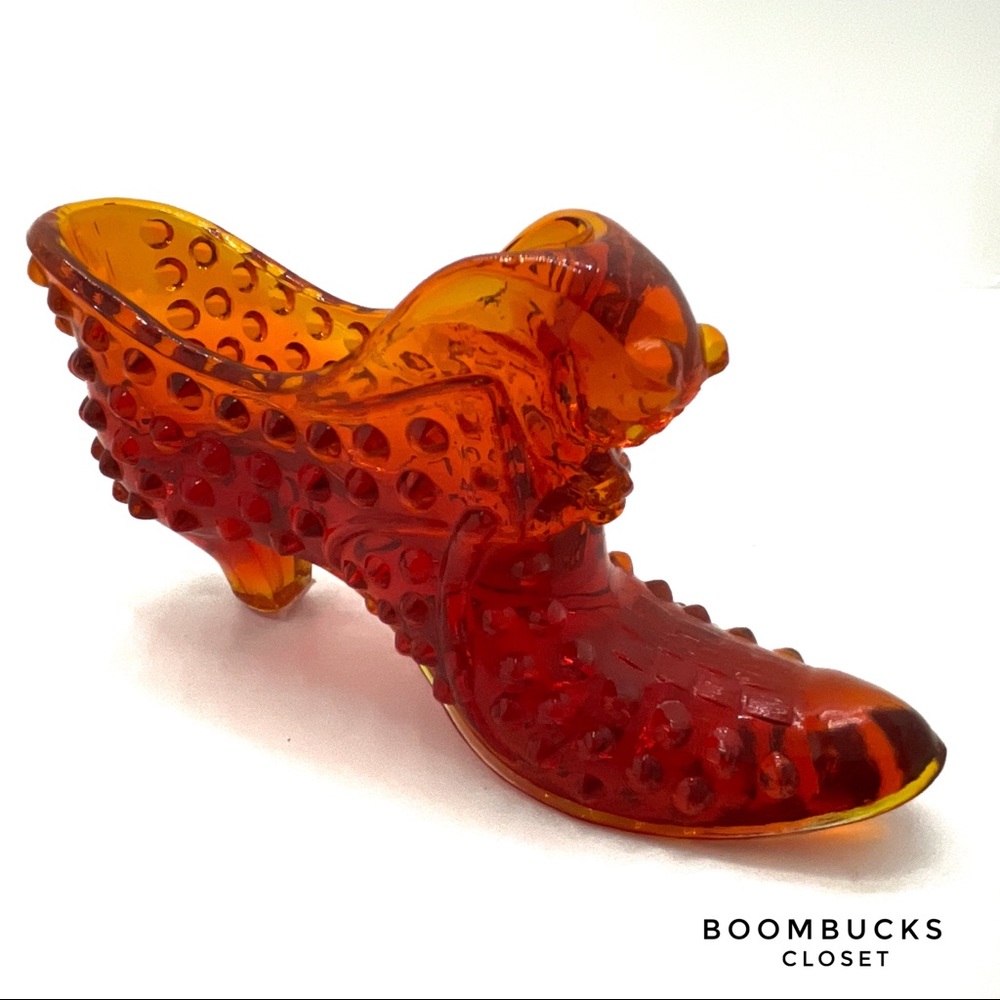 Studded Glass Pump Table Top Display Paper weight